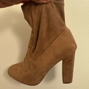 Steve Madden Tan Suede Heeled Boots with Fitted Ankle